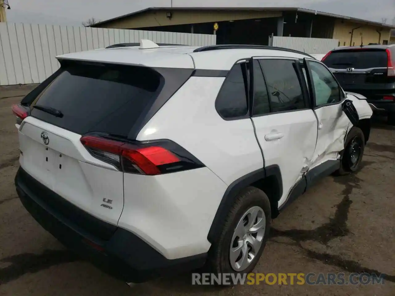 4 Photograph of a damaged car 2T3F1RFV2LC121483 TOYOTA RAV4 2020