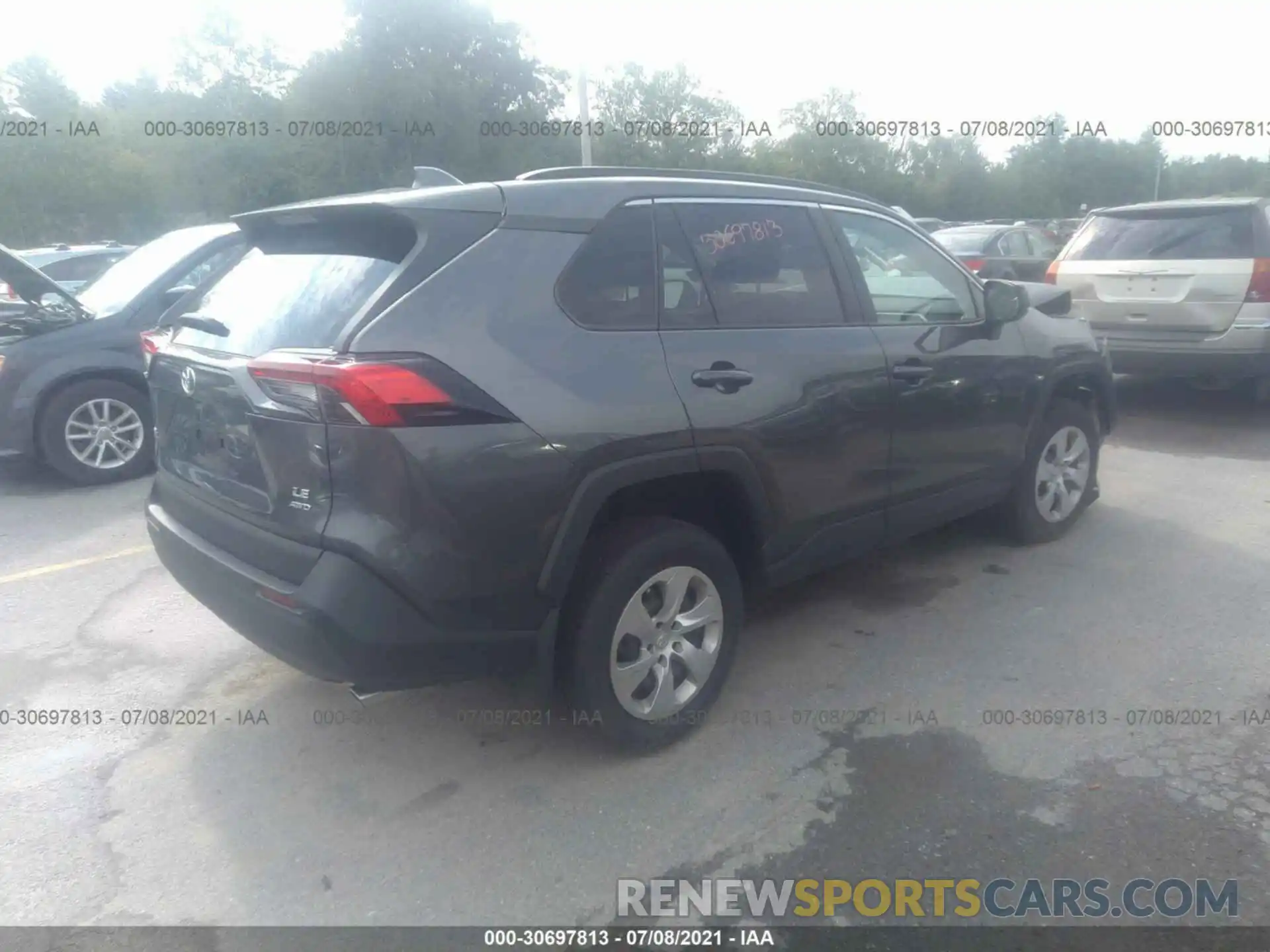 4 Photograph of a damaged car 2T3F1RFV2LC132922 TOYOTA RAV4 2020