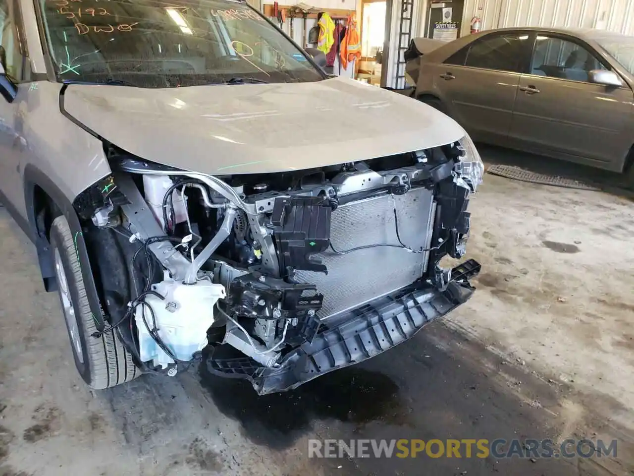 9 Photograph of a damaged car 2T3F1RFV2LW088810 TOYOTA RAV4 2020