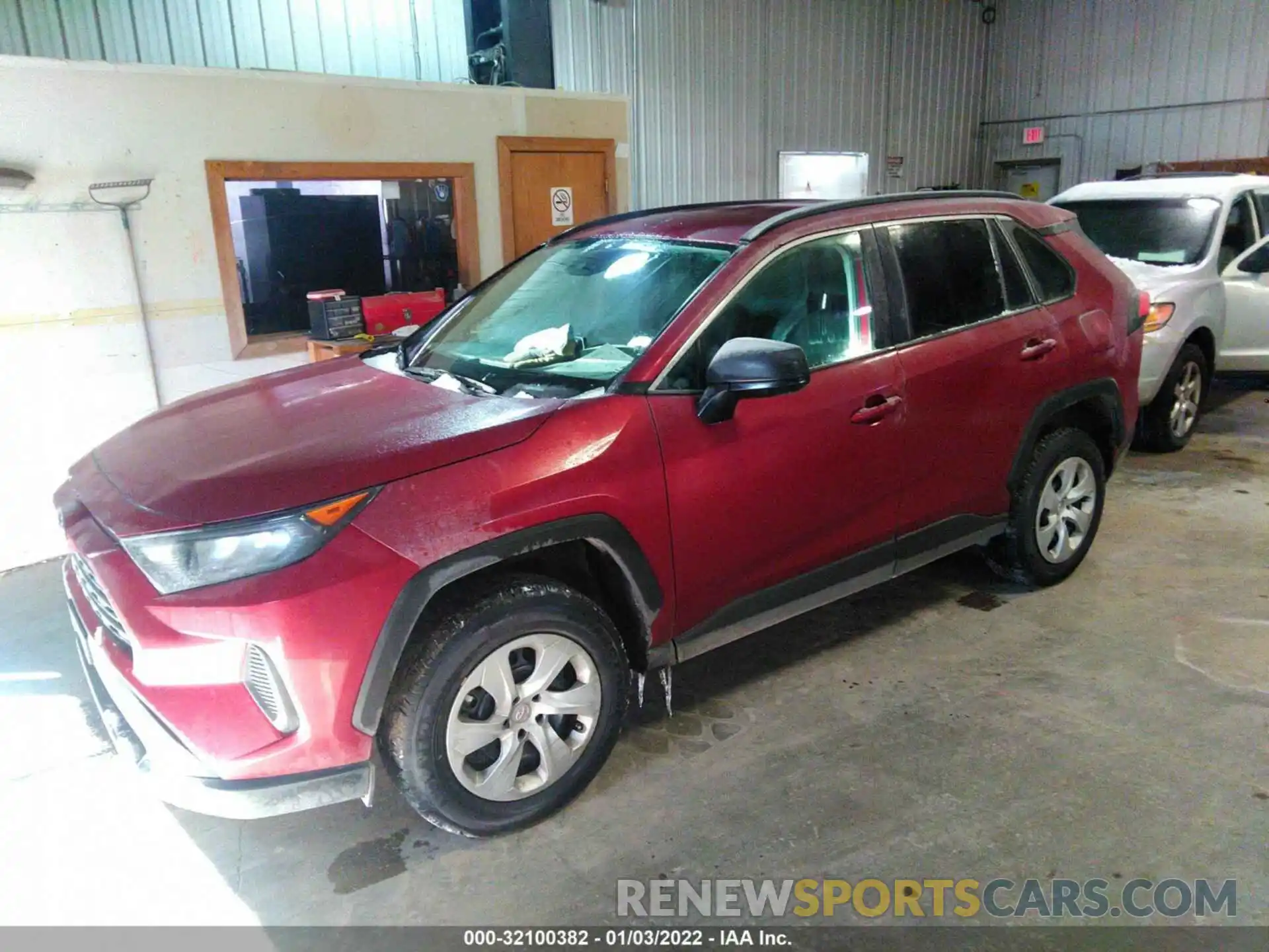 2 Photograph of a damaged car 2T3F1RFV2LW095658 TOYOTA RAV4 2020