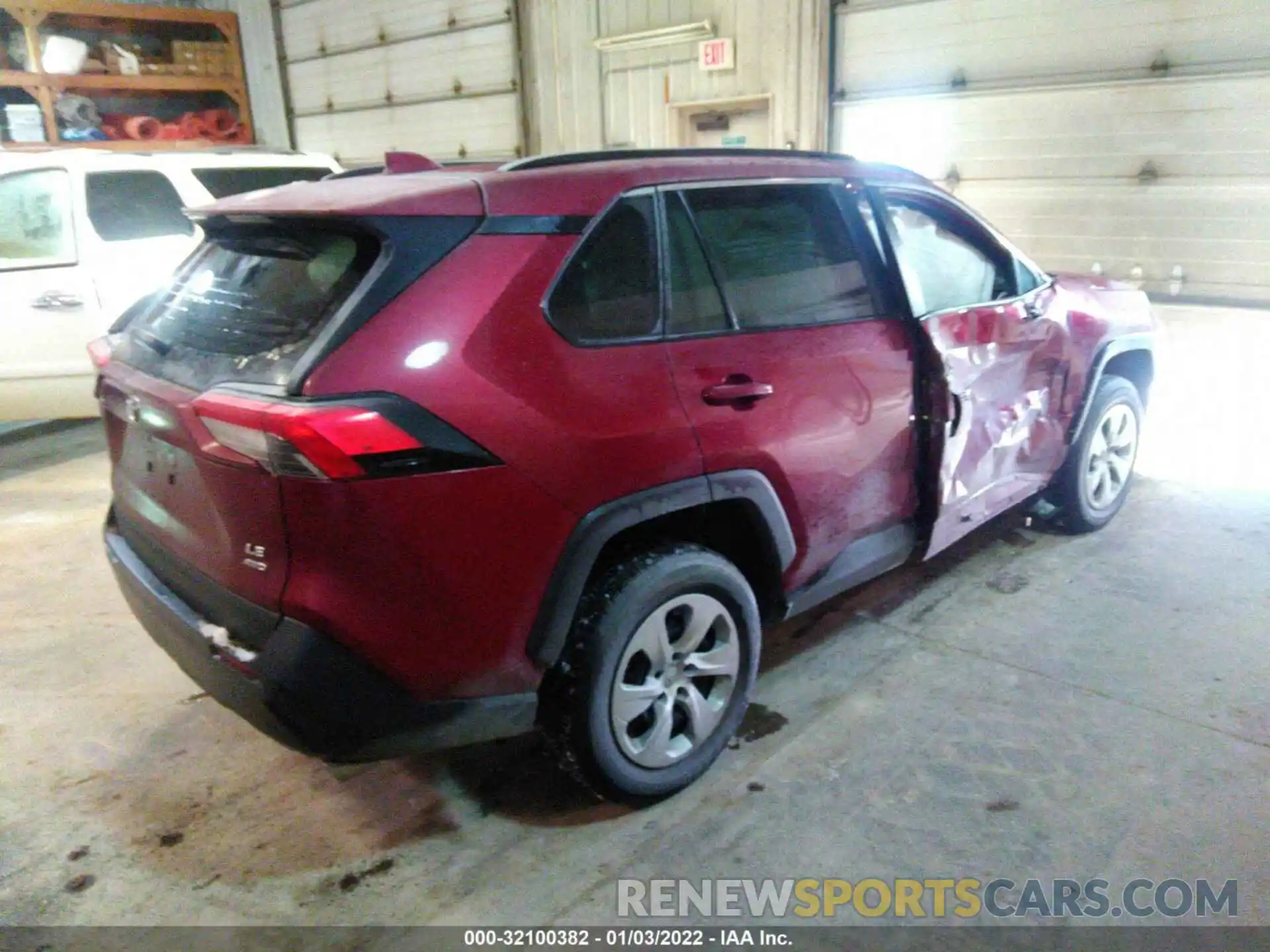 4 Photograph of a damaged car 2T3F1RFV2LW095658 TOYOTA RAV4 2020