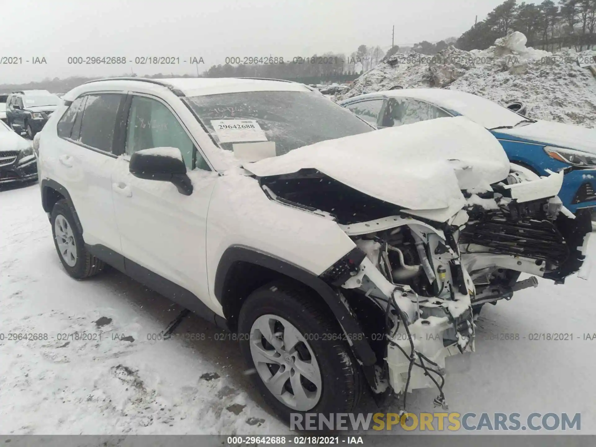 1 Photograph of a damaged car 2T3F1RFV2LW101040 TOYOTA RAV4 2020