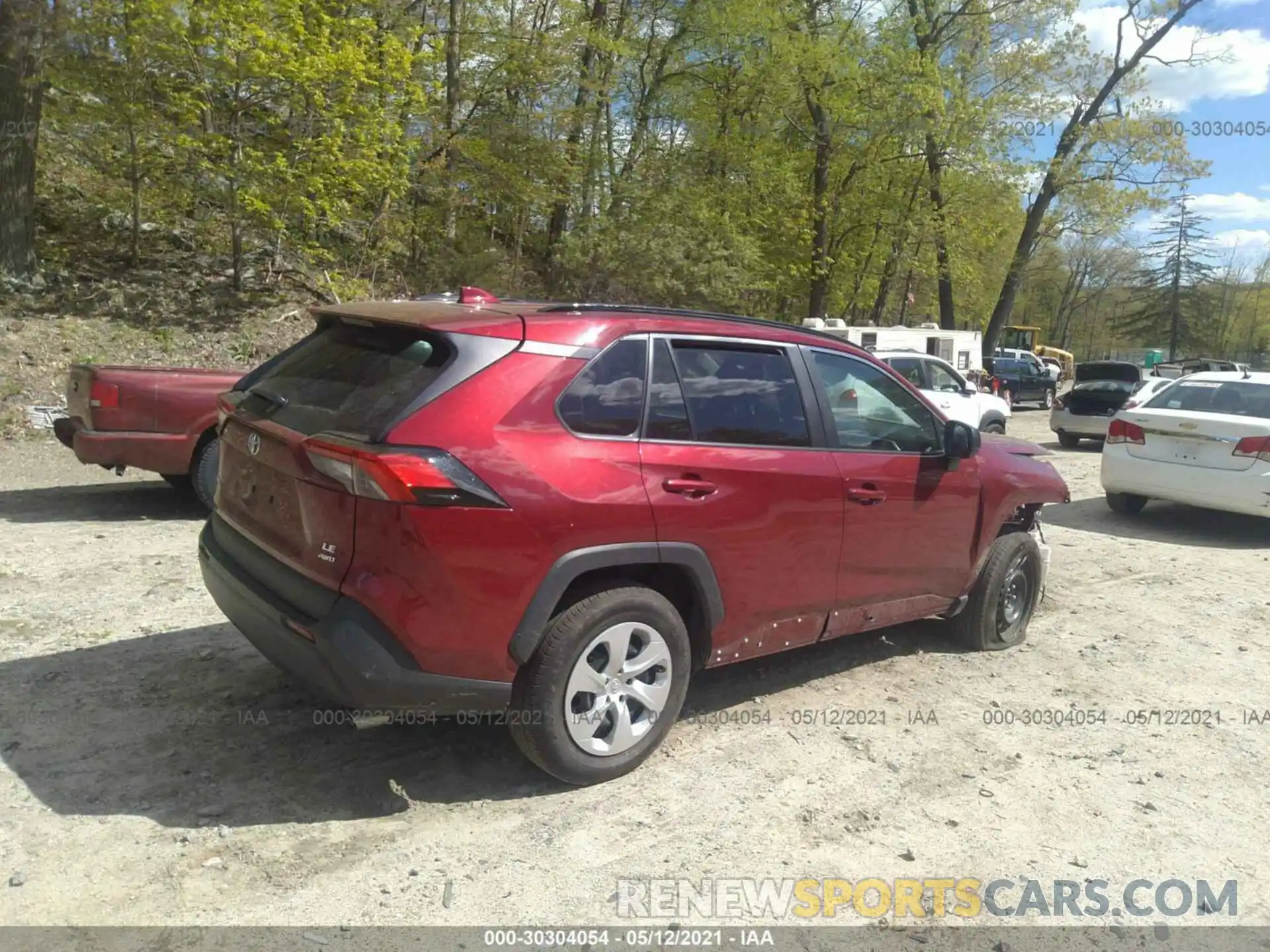 4 Photograph of a damaged car 2T3F1RFV2LW125807 TOYOTA RAV4 2020