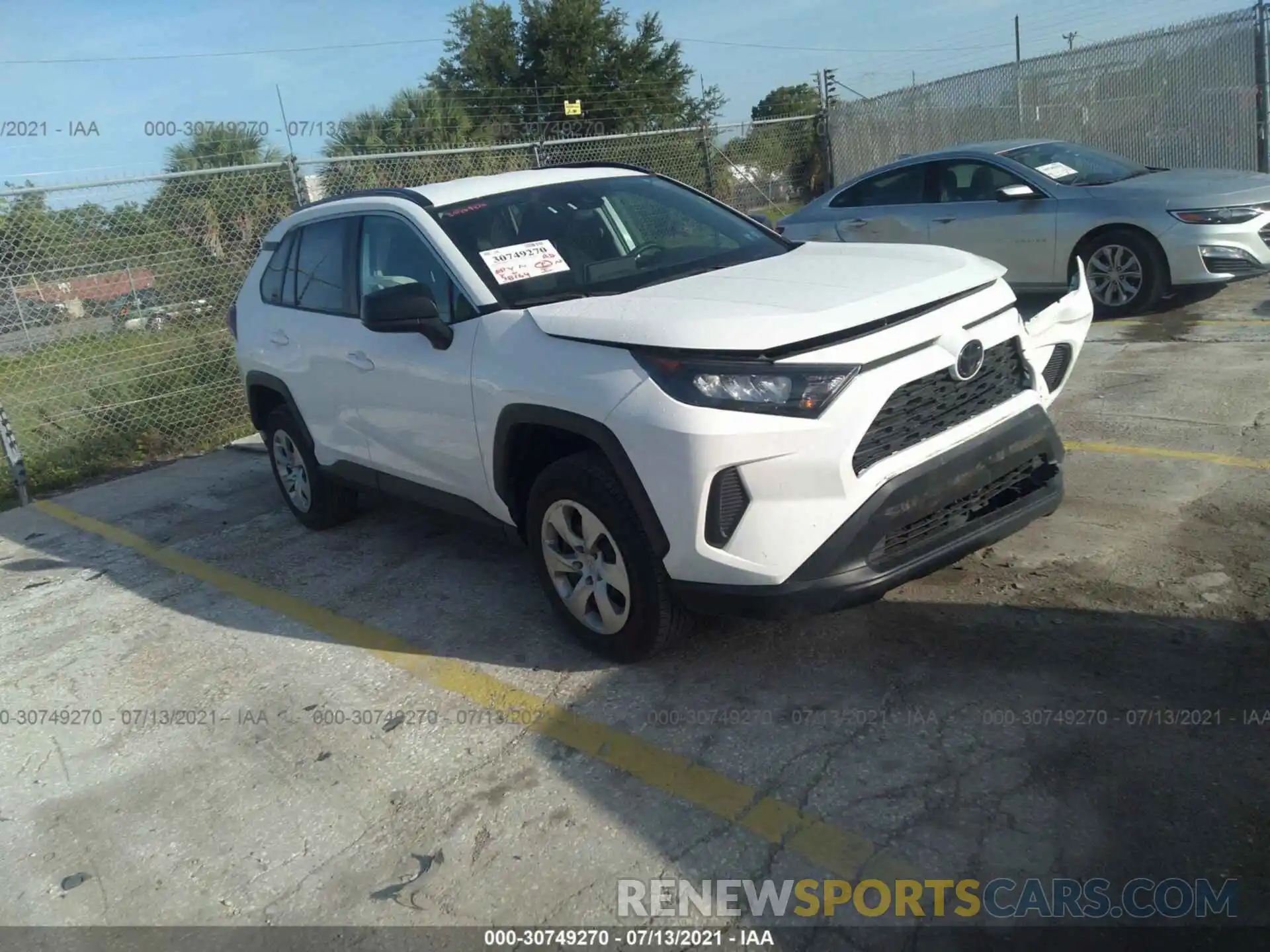 1 Photograph of a damaged car 2T3F1RFV3LC098778 TOYOTA RAV4 2020