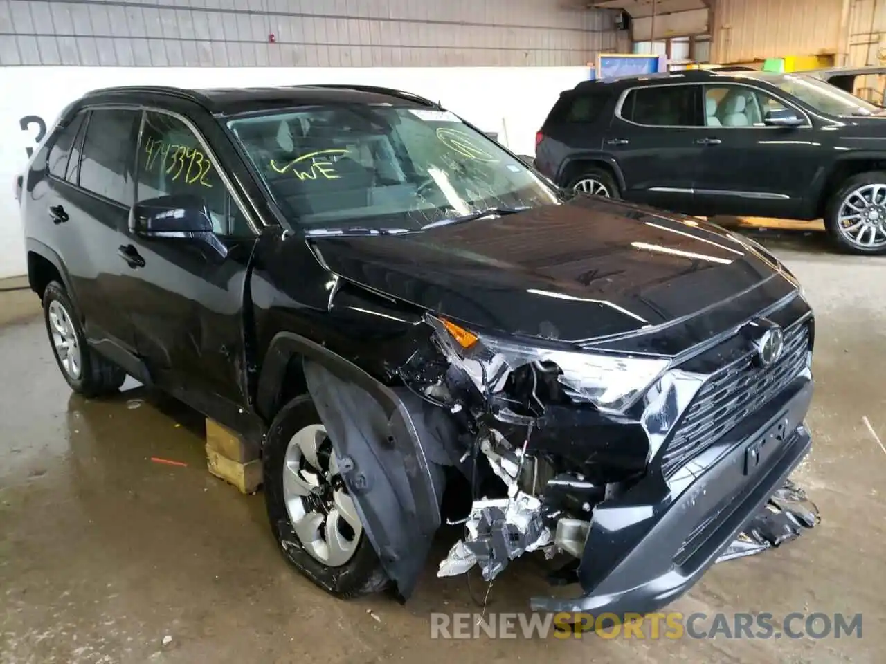 1 Photograph of a damaged car 2T3F1RFV3LC105499 TOYOTA RAV4 2020