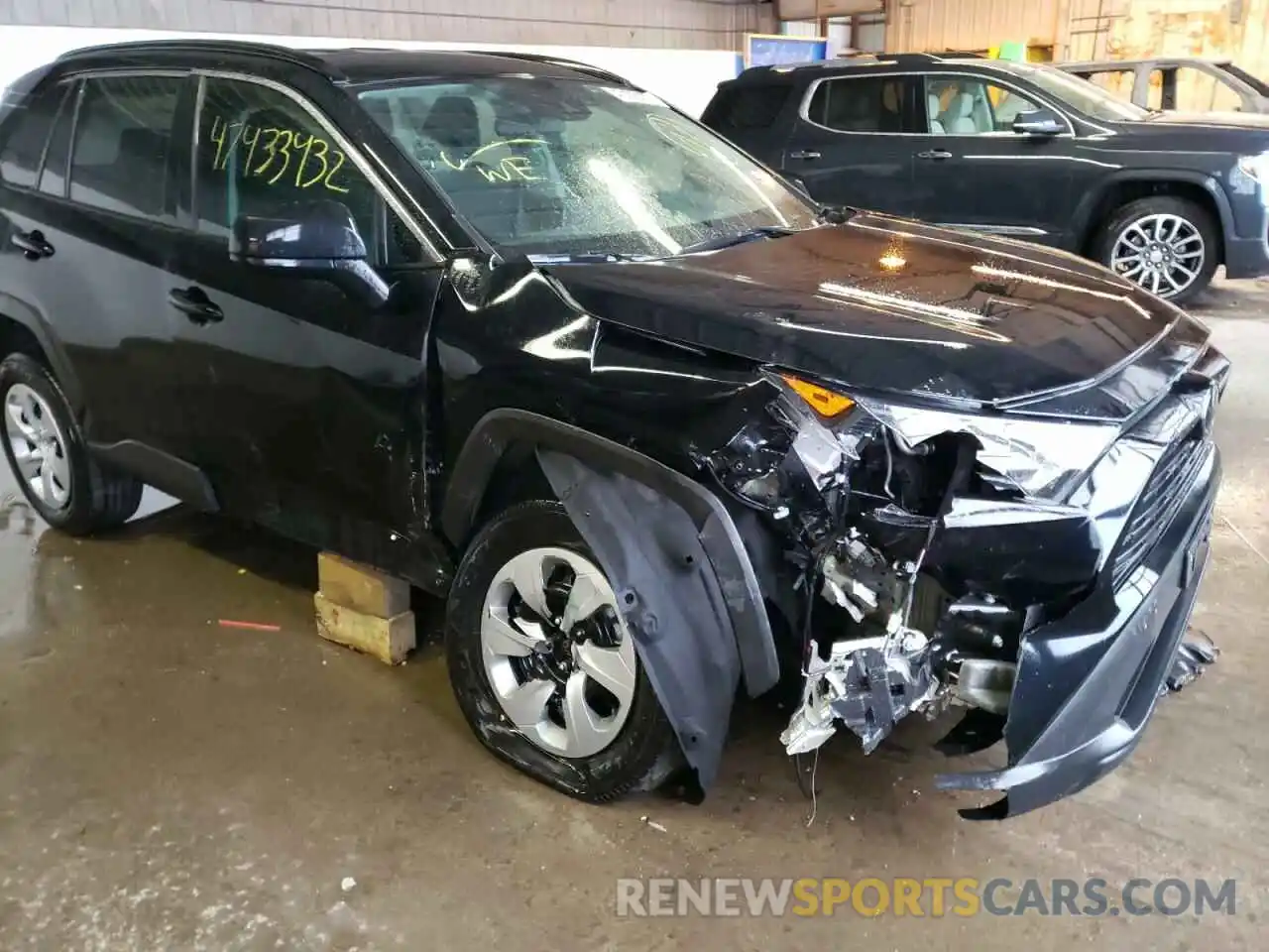 9 Photograph of a damaged car 2T3F1RFV3LC105499 TOYOTA RAV4 2020