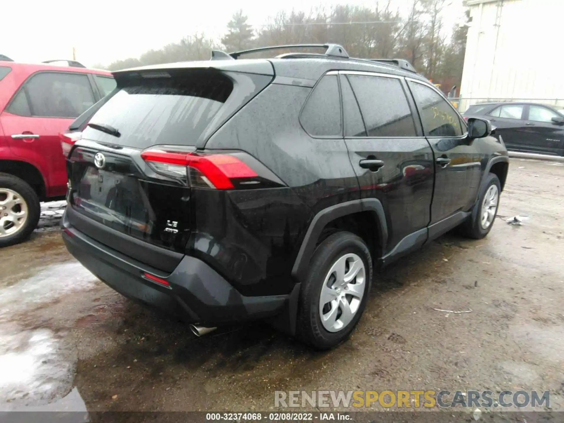 4 Photograph of a damaged car 2T3F1RFV3LW092672 TOYOTA RAV4 2020