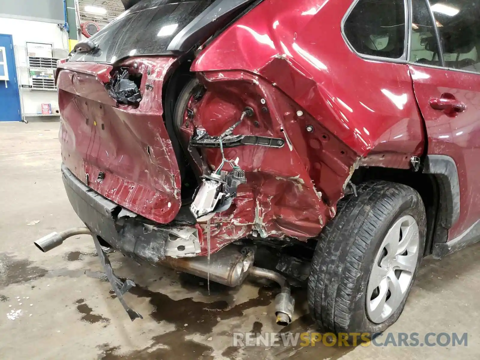 9 Photograph of a damaged car 2T3F1RFV3LW109471 TOYOTA RAV4 2020