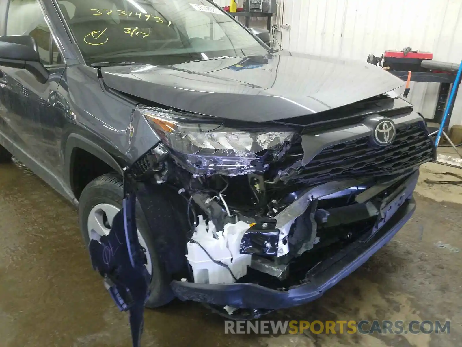 9 Photograph of a damaged car 2T3F1RFV3LW112497 TOYOTA RAV4 2020