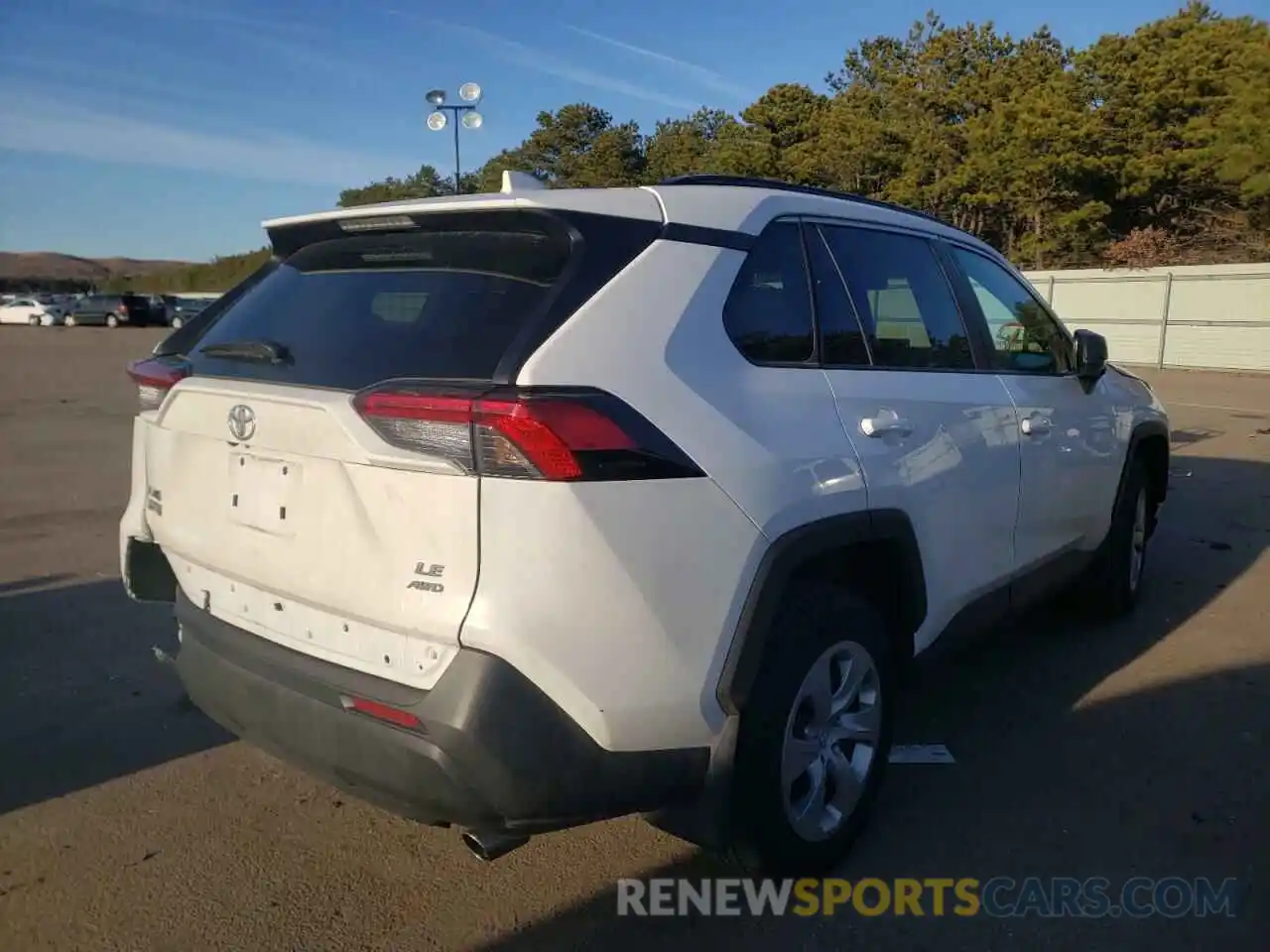 4 Photograph of a damaged car 2T3F1RFV3LW130949 TOYOTA RAV4 2020