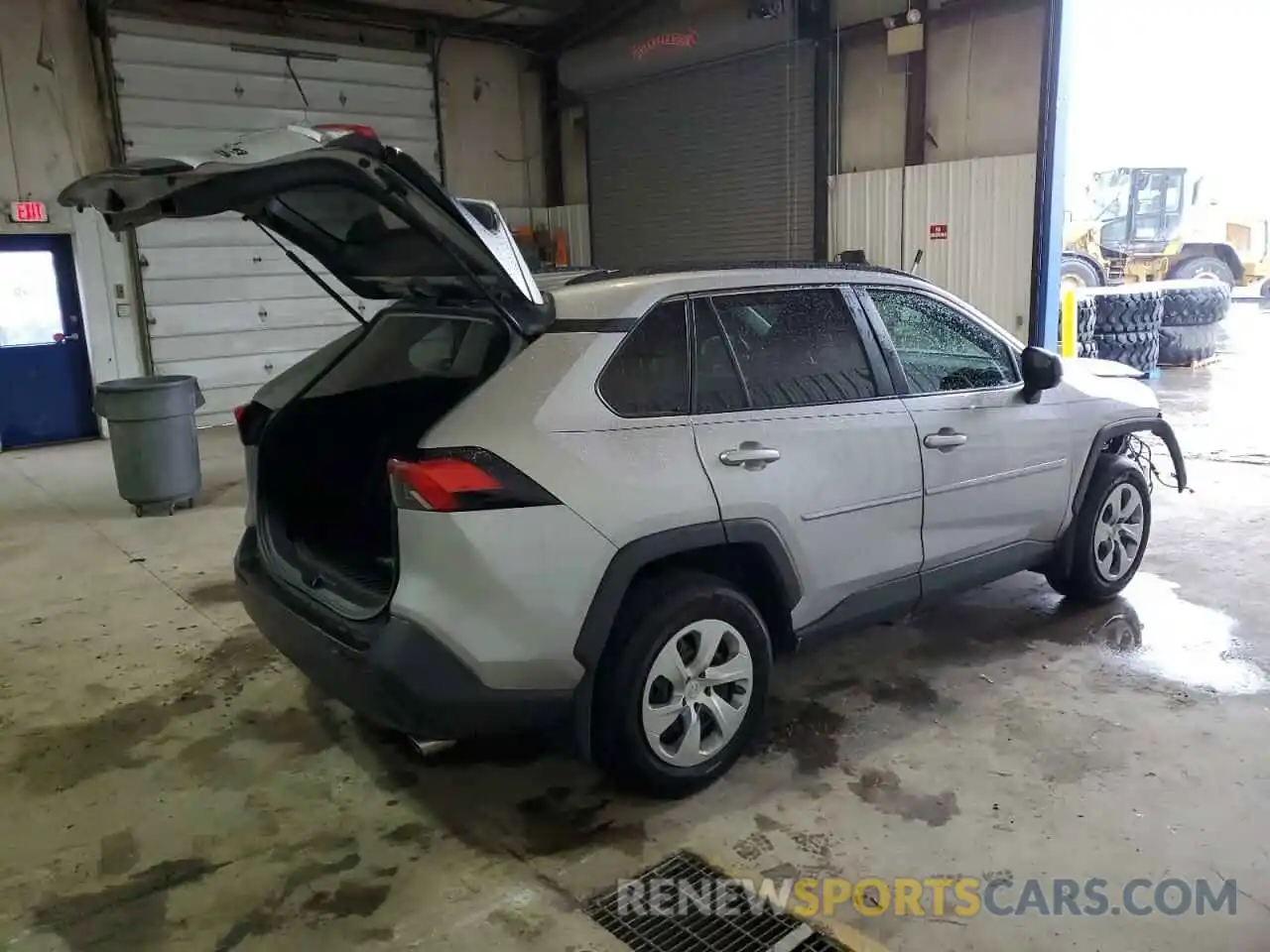 3 Photograph of a damaged car 2T3F1RFV3LW137903 TOYOTA RAV4 2020