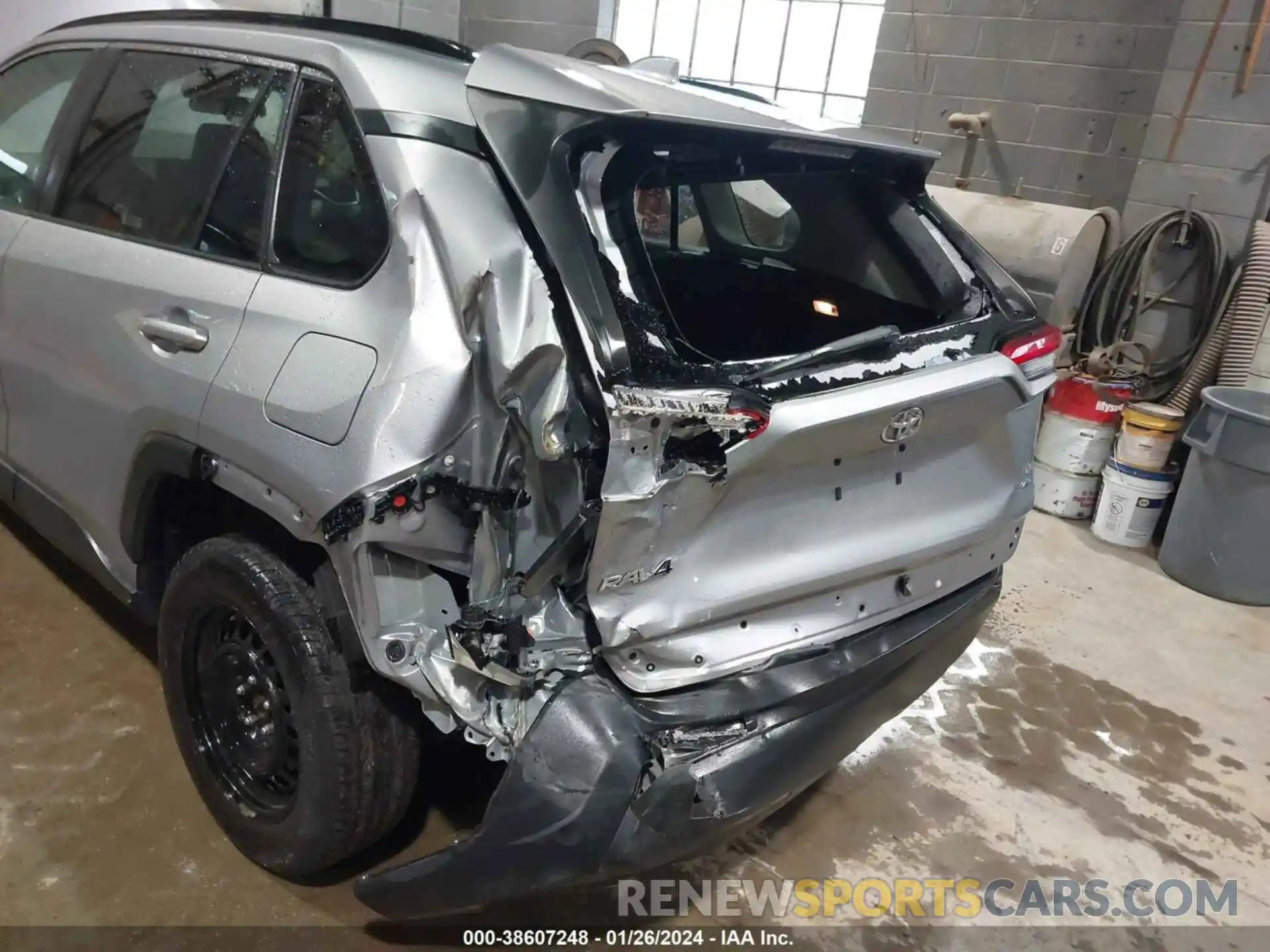 6 Photograph of a damaged car 2T3F1RFV4LC087403 TOYOTA RAV4 2020