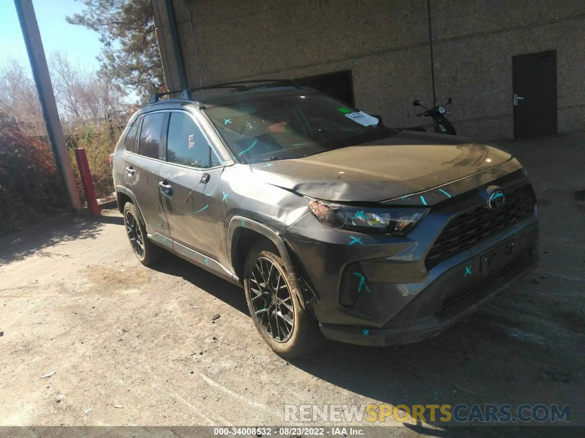 1 Photograph of a damaged car 2T3F1RFV4LC097705 TOYOTA RAV4 2020