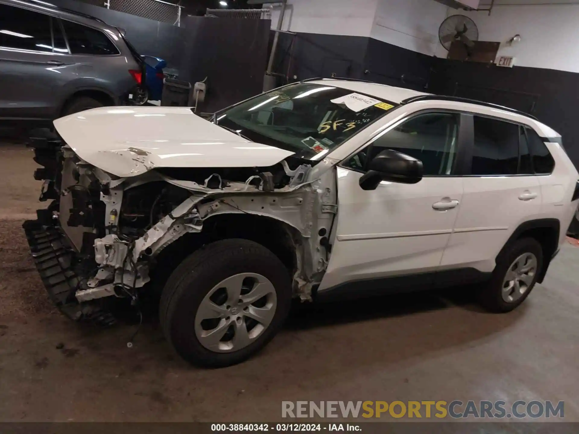 15 Photograph of a damaged car 2T3F1RFV4LW125128 TOYOTA RAV4 2020