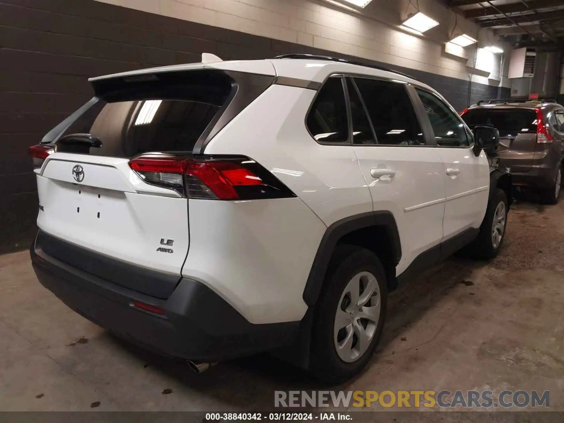 4 Photograph of a damaged car 2T3F1RFV4LW125128 TOYOTA RAV4 2020