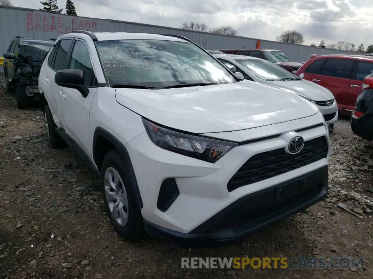 1 Photograph of a damaged car 2T3F1RFV4LW131396 TOYOTA RAV4 2020