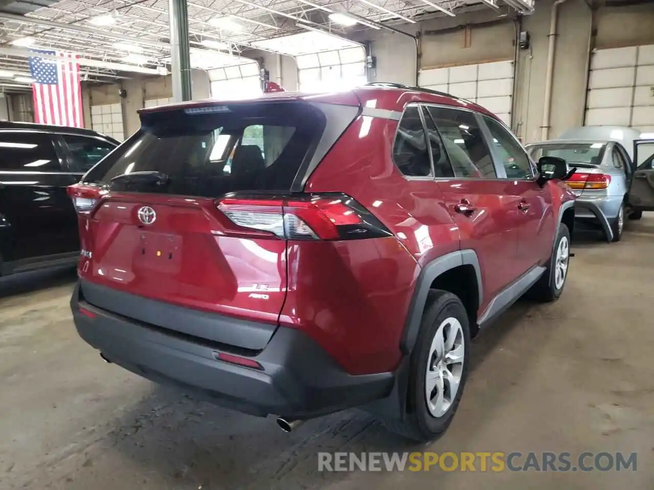 4 Photograph of a damaged car 2T3F1RFV5LC069525 TOYOTA RAV4 2020