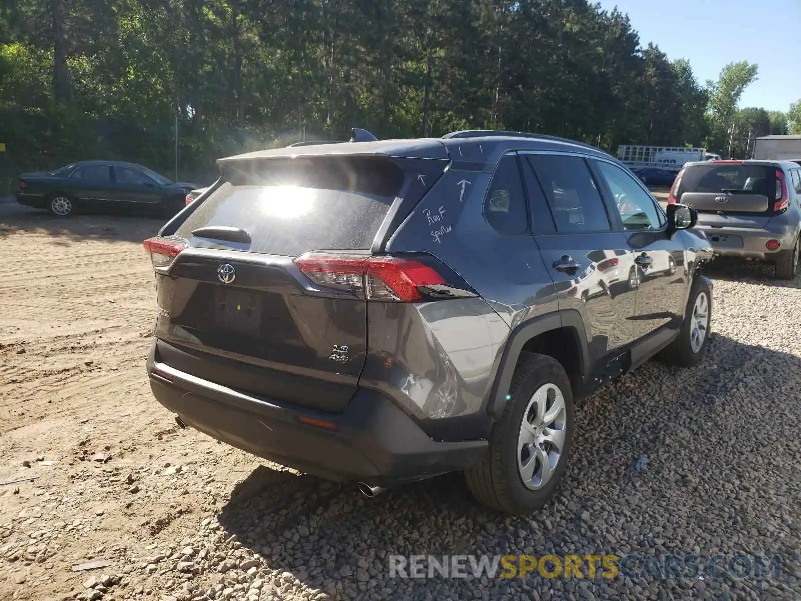 4 Photograph of a damaged car 2T3F1RFV5LC082890 TOYOTA RAV4 2020