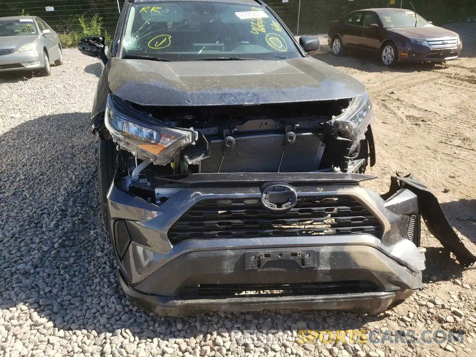 9 Photograph of a damaged car 2T3F1RFV5LC082890 TOYOTA RAV4 2020