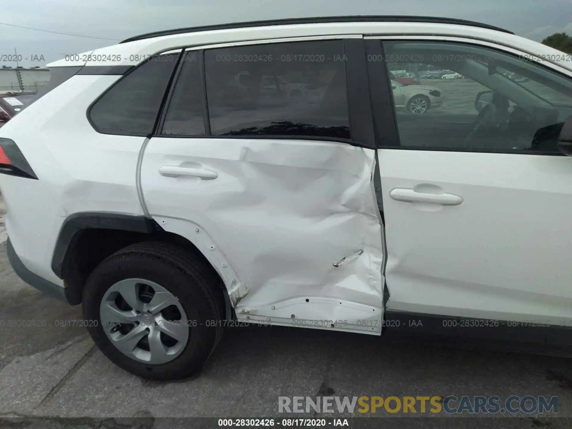 6 Photograph of a damaged car 2T3F1RFV5LC084042 TOYOTA RAV4 2020