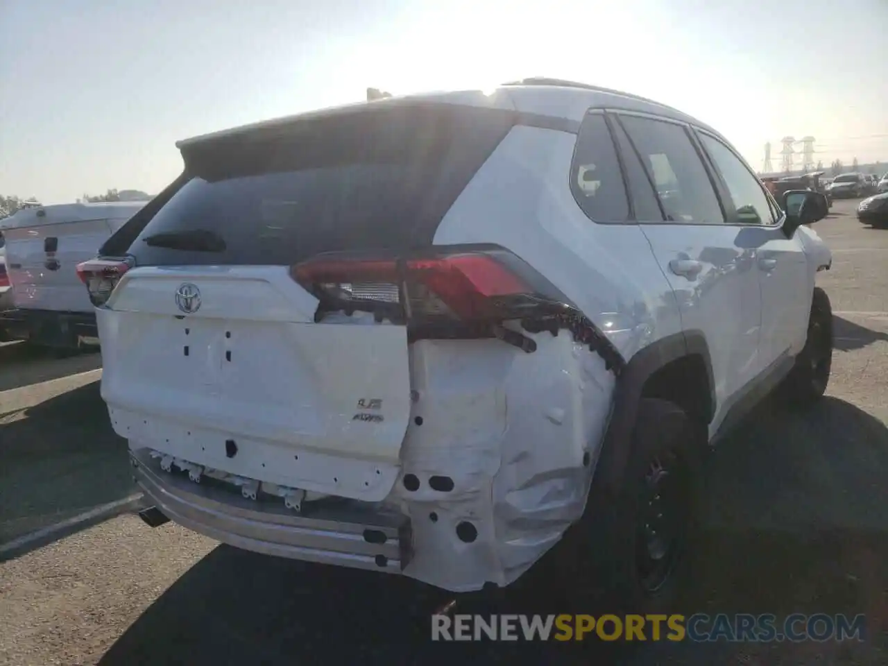 4 Photograph of a damaged car 2T3F1RFV5LC084929 TOYOTA RAV4 2020