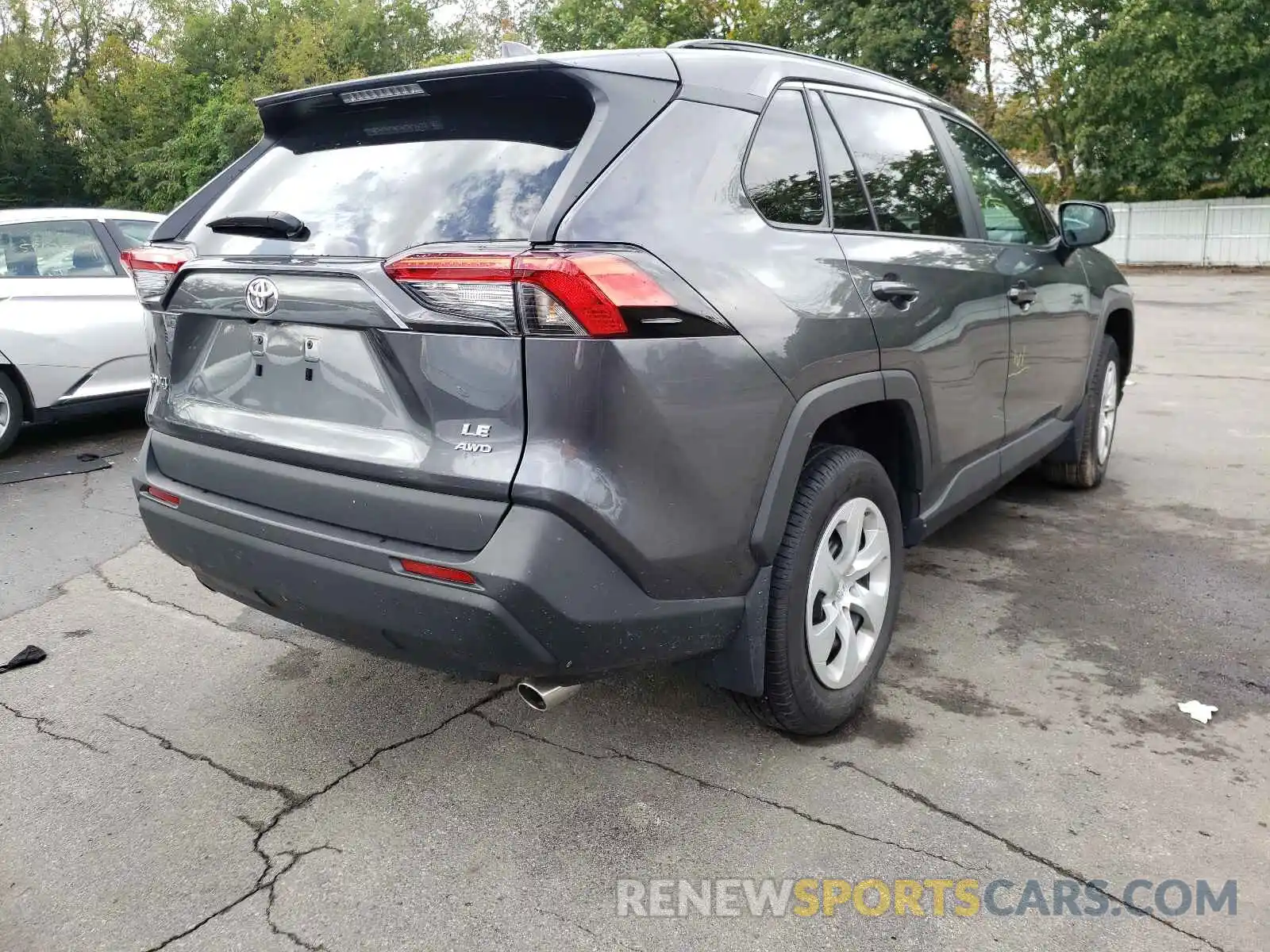 4 Photograph of a damaged car 2T3F1RFV5LC118884 TOYOTA RAV4 2020