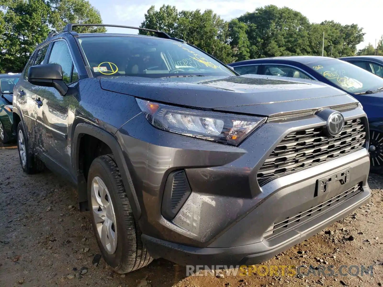 1 Photograph of a damaged car 2T3F1RFV5LW088817 TOYOTA RAV4 2020