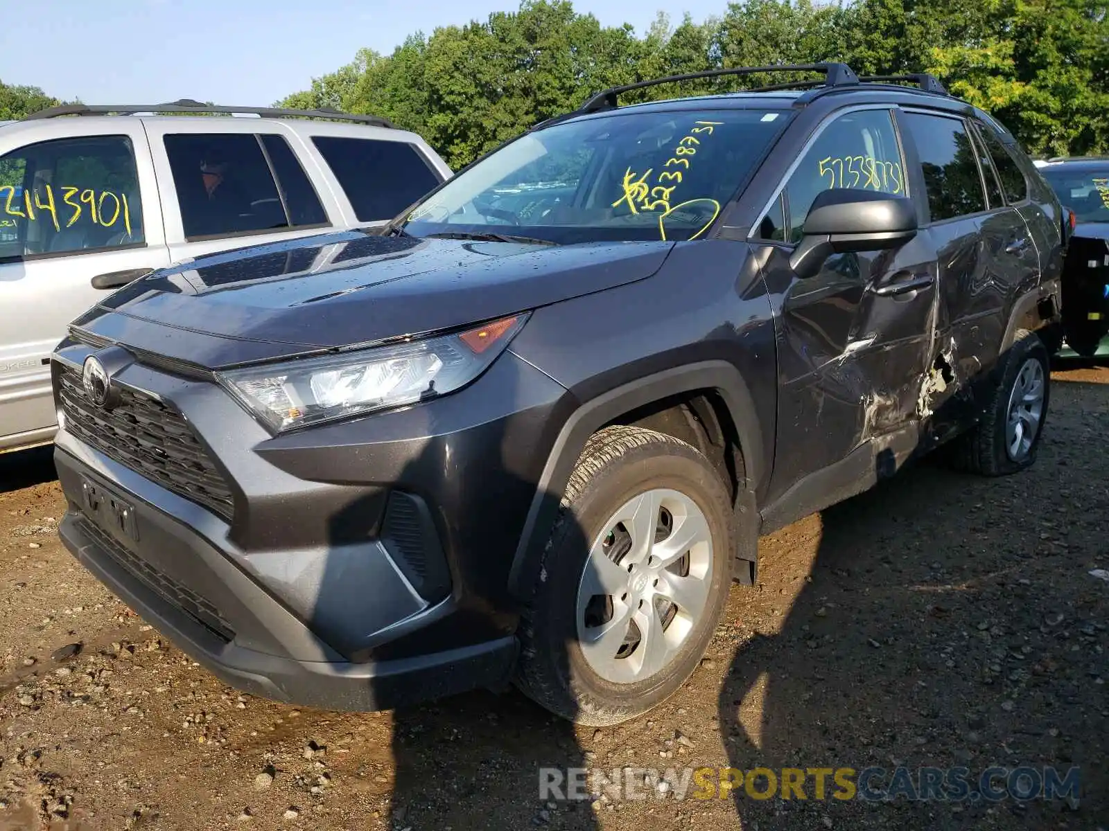 2 Photograph of a damaged car 2T3F1RFV5LW088817 TOYOTA RAV4 2020