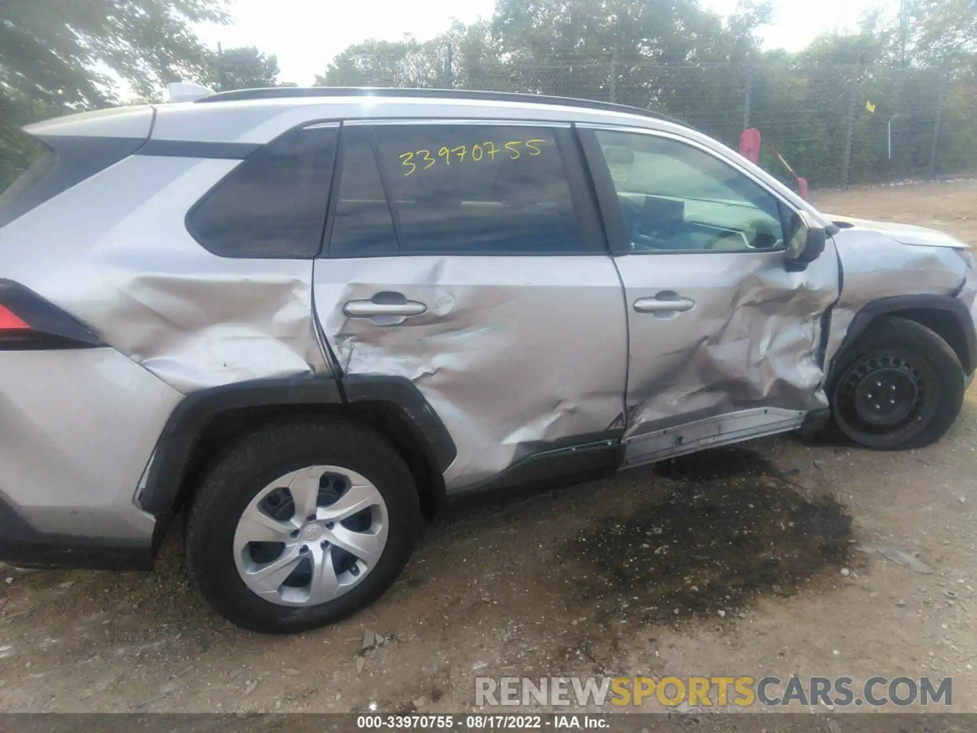 6 Photograph of a damaged car 2T3F1RFV6LC081781 TOYOTA RAV4 2020