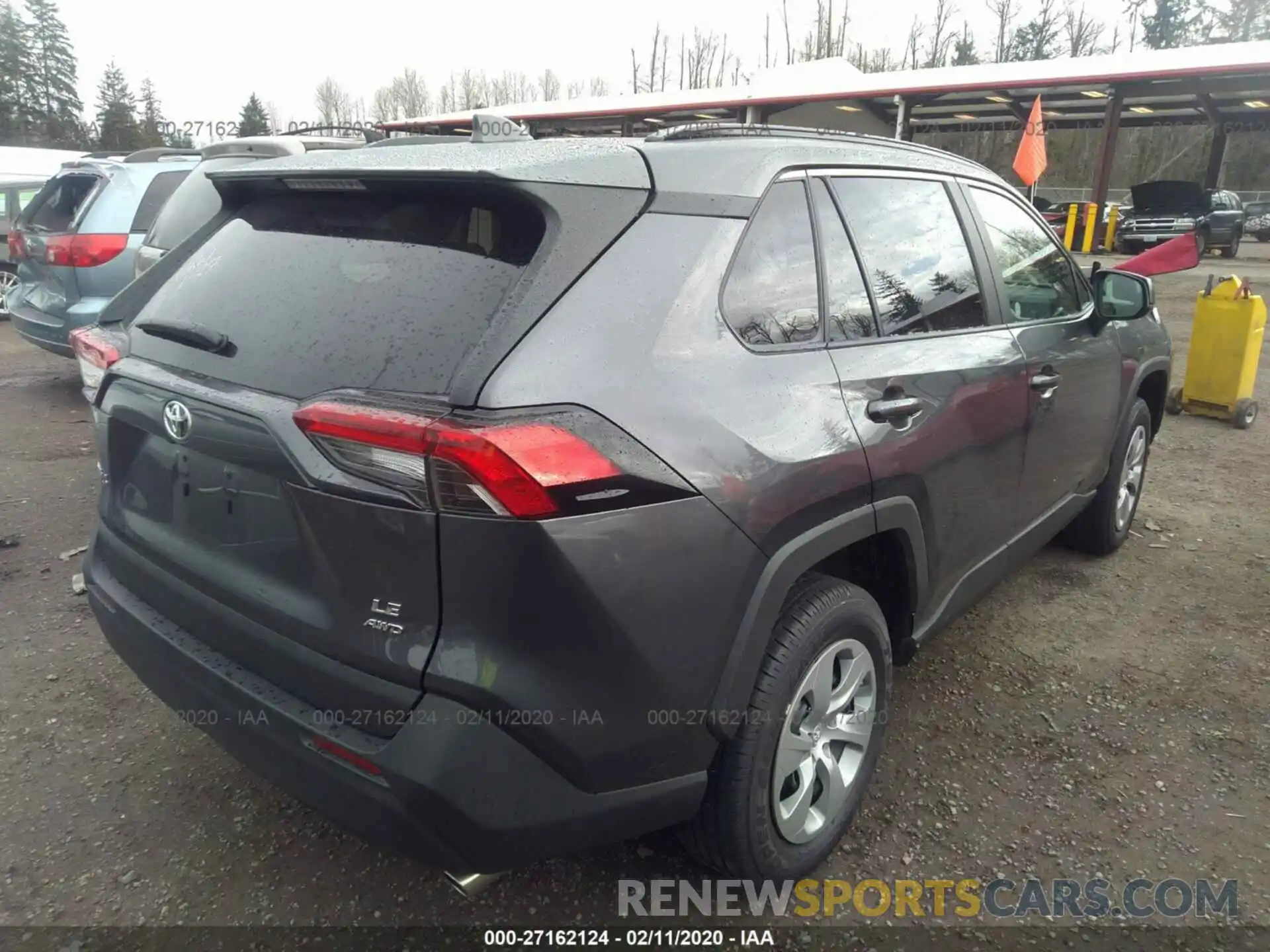 4 Photograph of a damaged car 2T3F1RFV6LC083255 TOYOTA RAV4 2020