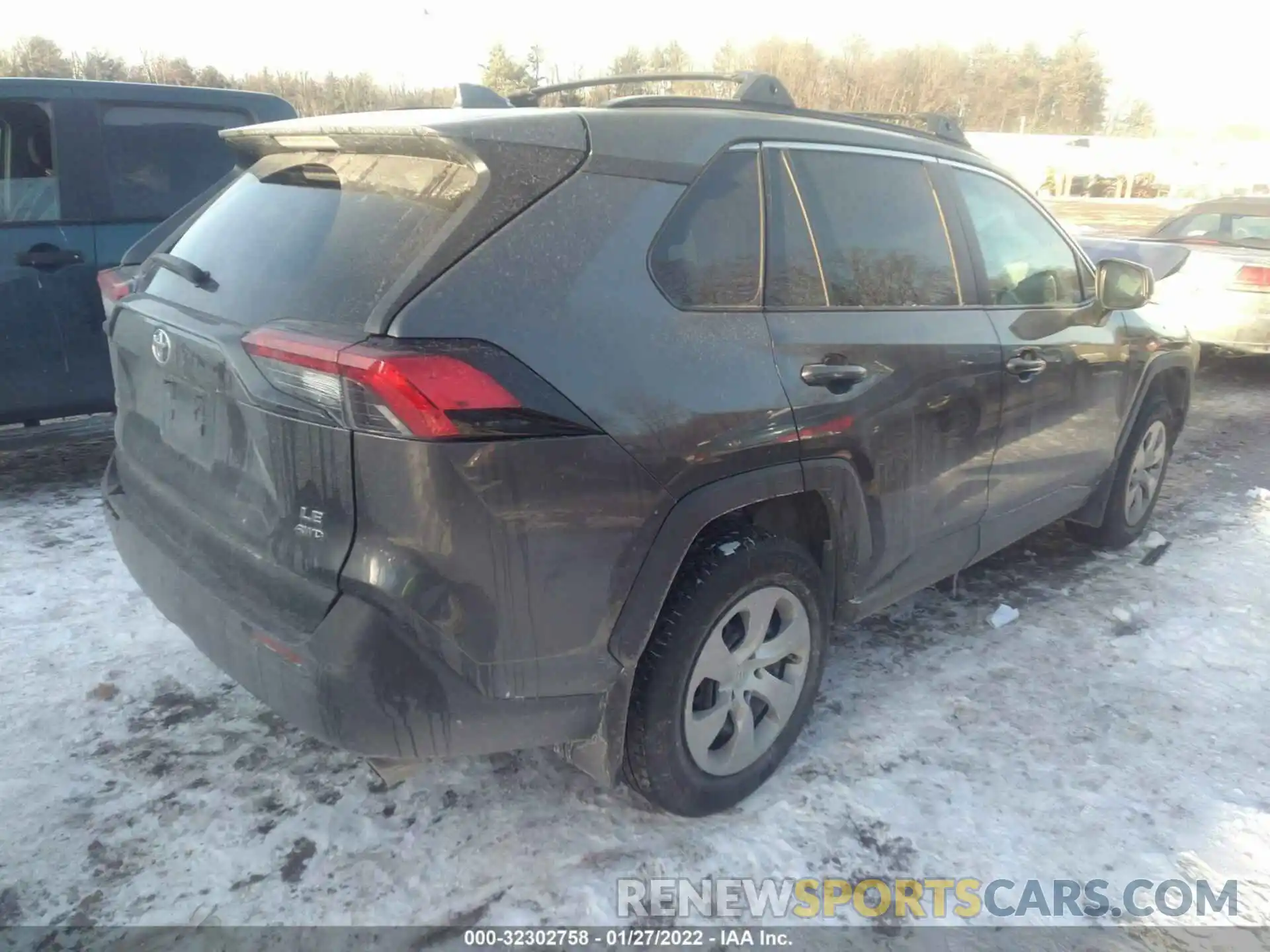 4 Photograph of a damaged car 2T3F1RFV6LC085278 TOYOTA RAV4 2020