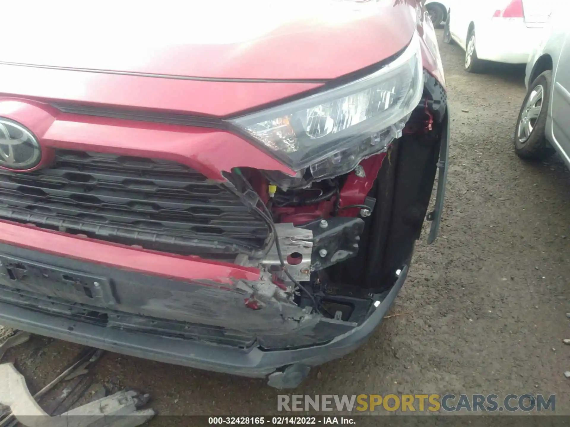 6 Photograph of a damaged car 2T3F1RFV6LC086852 TOYOTA RAV4 2020