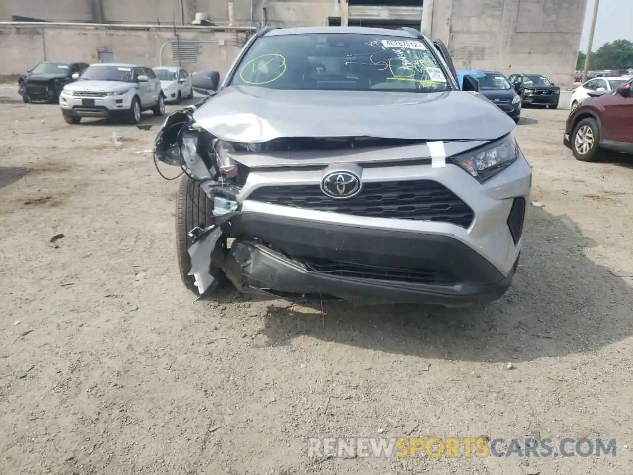 9 Photograph of a damaged car 2T3F1RFV6LC100698 TOYOTA RAV4 2020