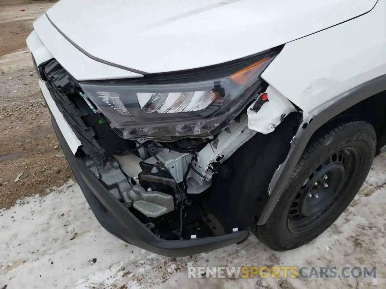 9 Photograph of a damaged car 2T3F1RFV6LC101012 TOYOTA RAV4 2020