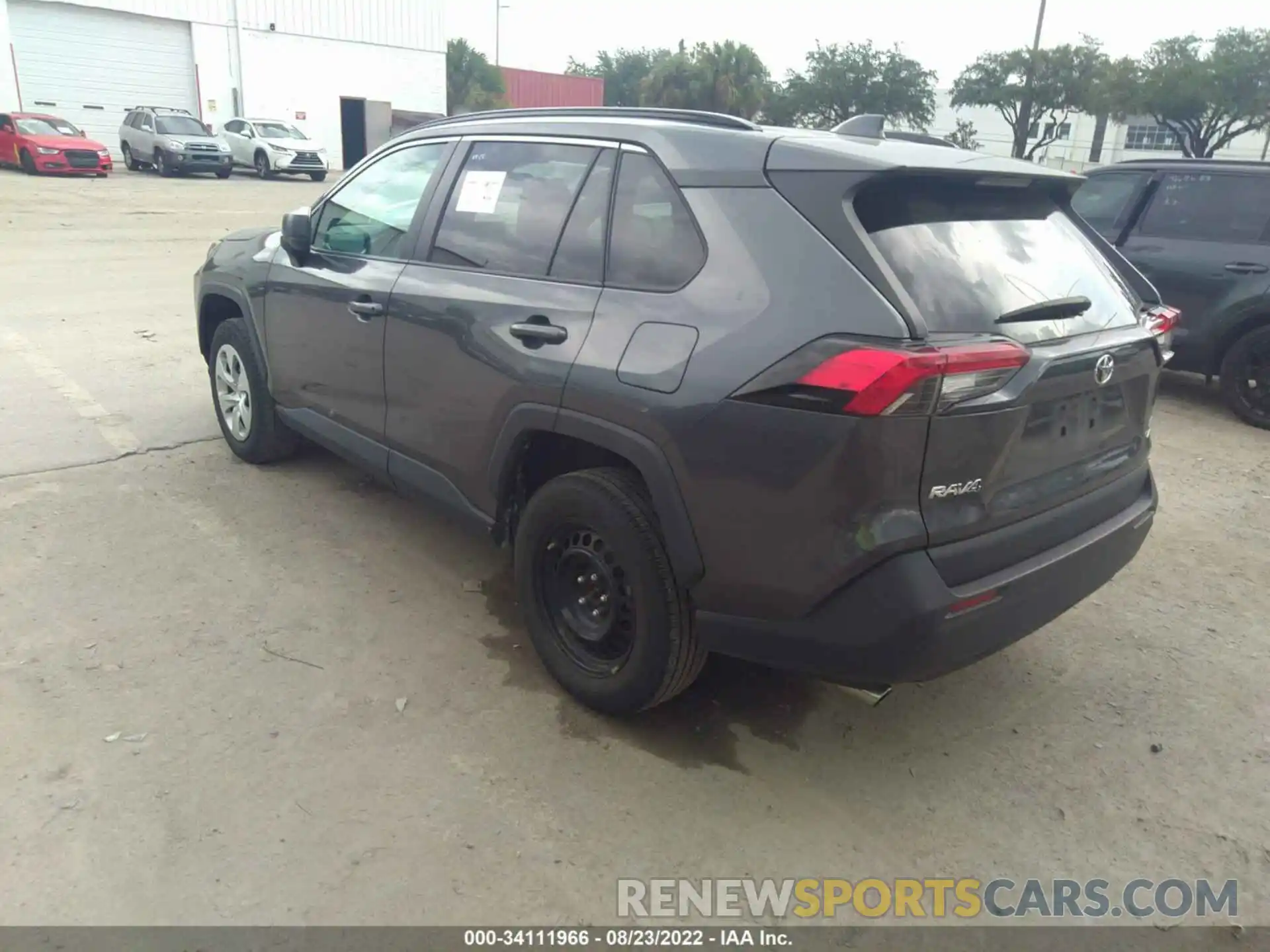 3 Фотография поврежденного автомобиля 2T3F1RFV6LC101429 TOYOTA RAV4 2020