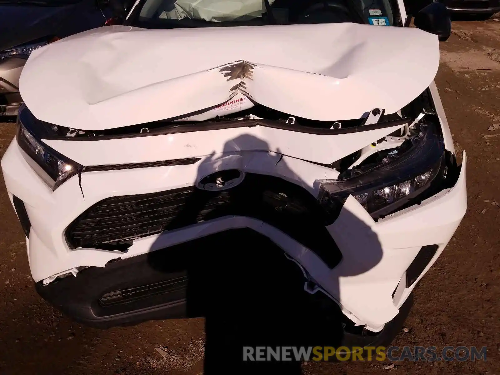 9 Photograph of a damaged car 2T3F1RFV6LC108090 TOYOTA RAV4 2020