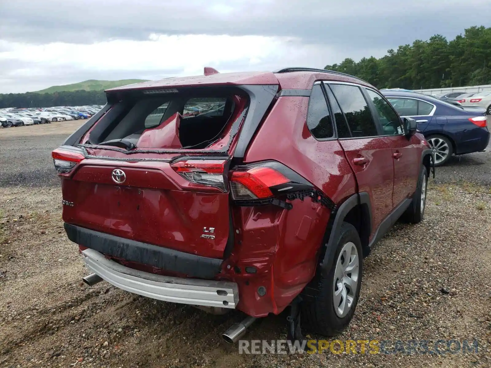 4 Photograph of a damaged car 2T3F1RFV6LW092360 TOYOTA RAV4 2020