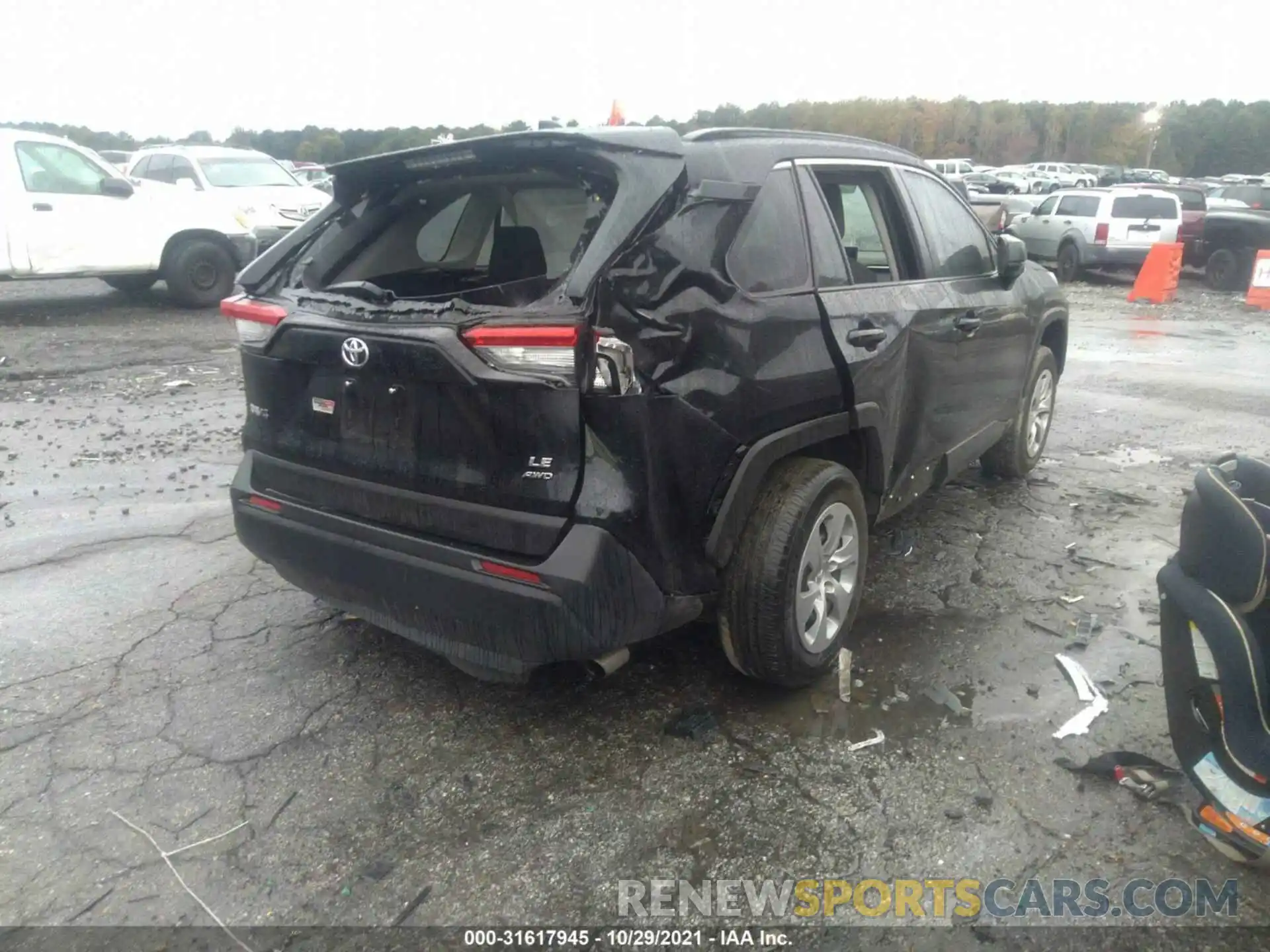 4 Photograph of a damaged car 2T3F1RFV6LW128550 TOYOTA RAV4 2020