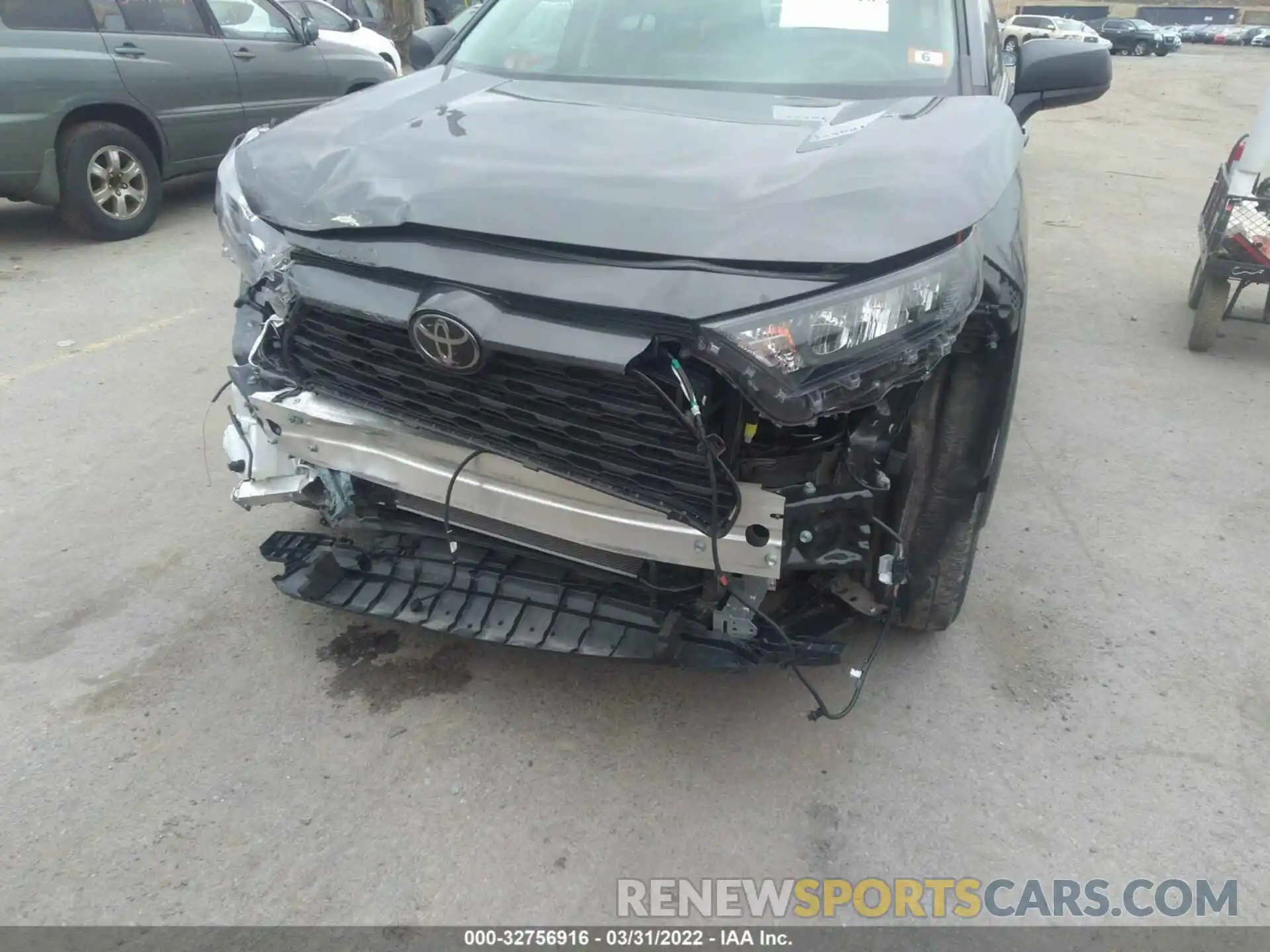 6 Photograph of a damaged car 2T3F1RFV7LC093180 TOYOTA RAV4 2020