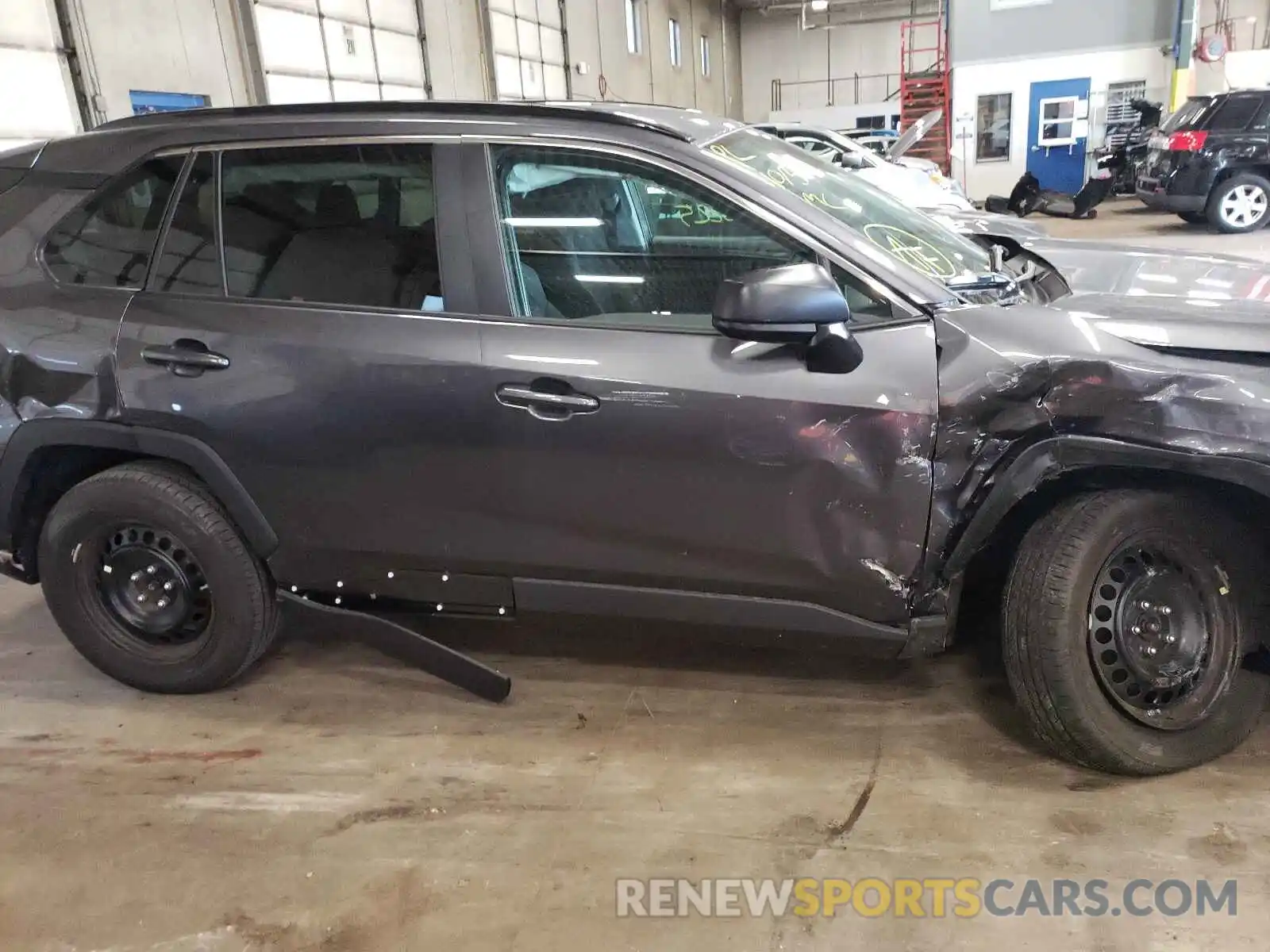 9 Photograph of a damaged car 2T3F1RFV7LC130521 TOYOTA RAV4 2020