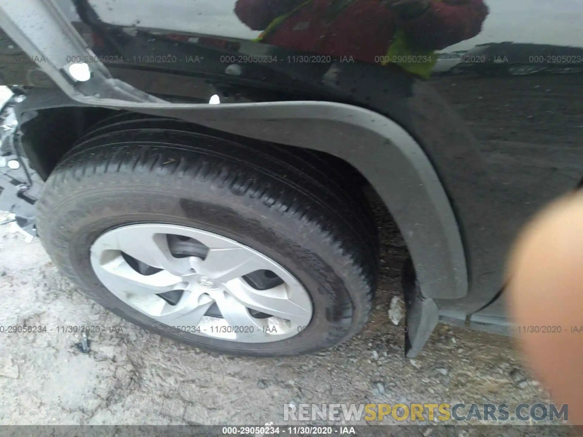 13 Photograph of a damaged car 2T3F1RFV7LW134115 TOYOTA RAV4 2020