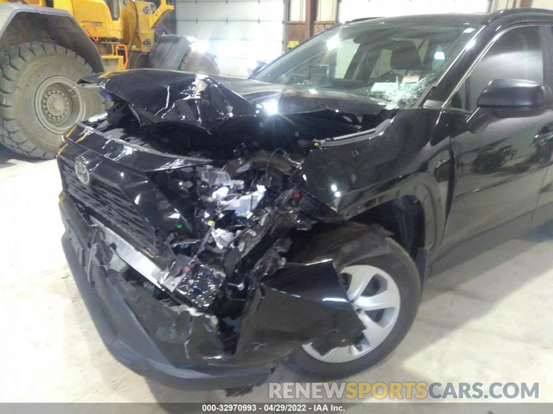 6 Photograph of a damaged car 2T3F1RFV8LC077134 TOYOTA RAV4 2020