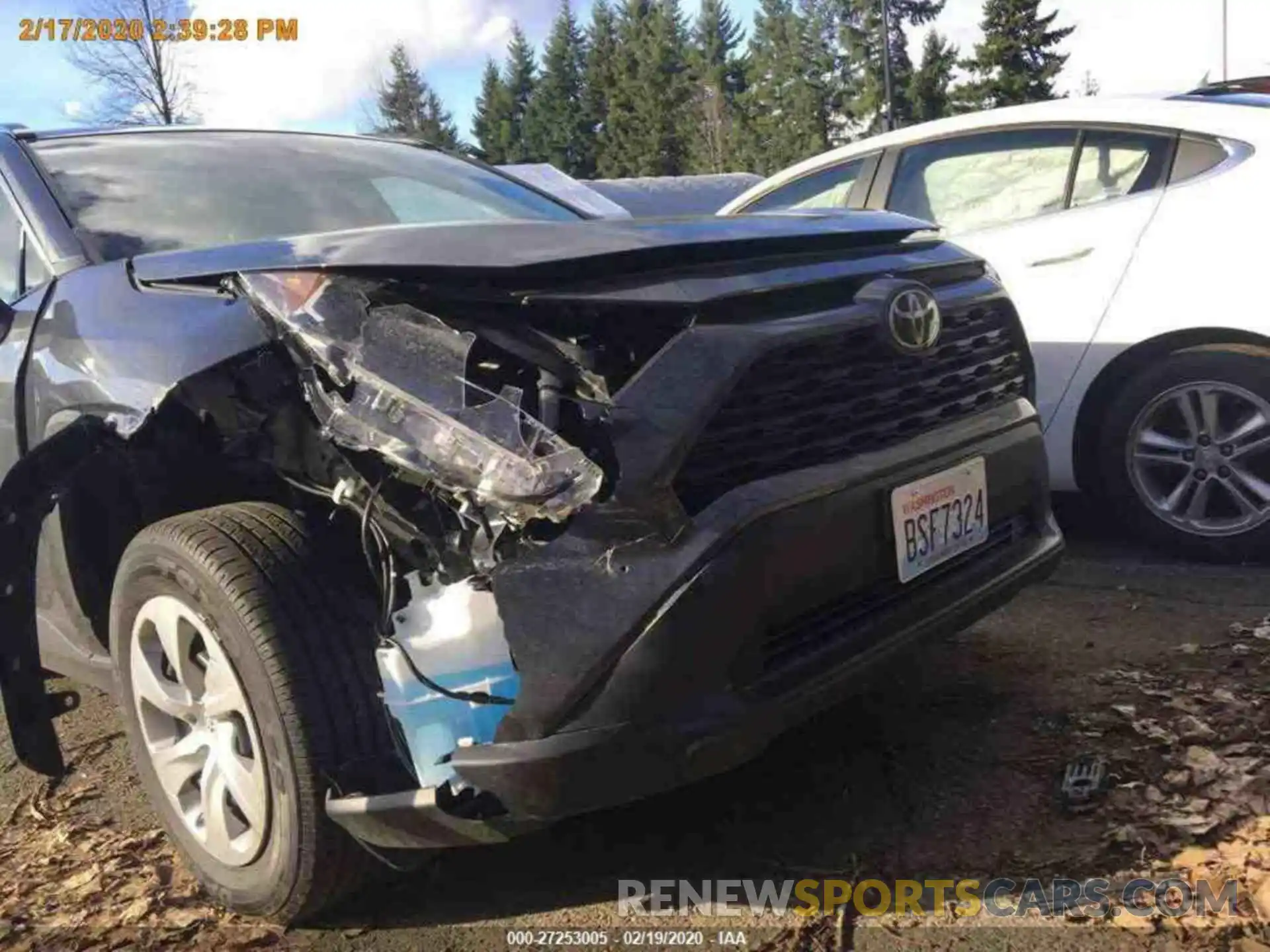 17 Photograph of a damaged car 2T3F1RFV8LC083130 TOYOTA RAV4 2020