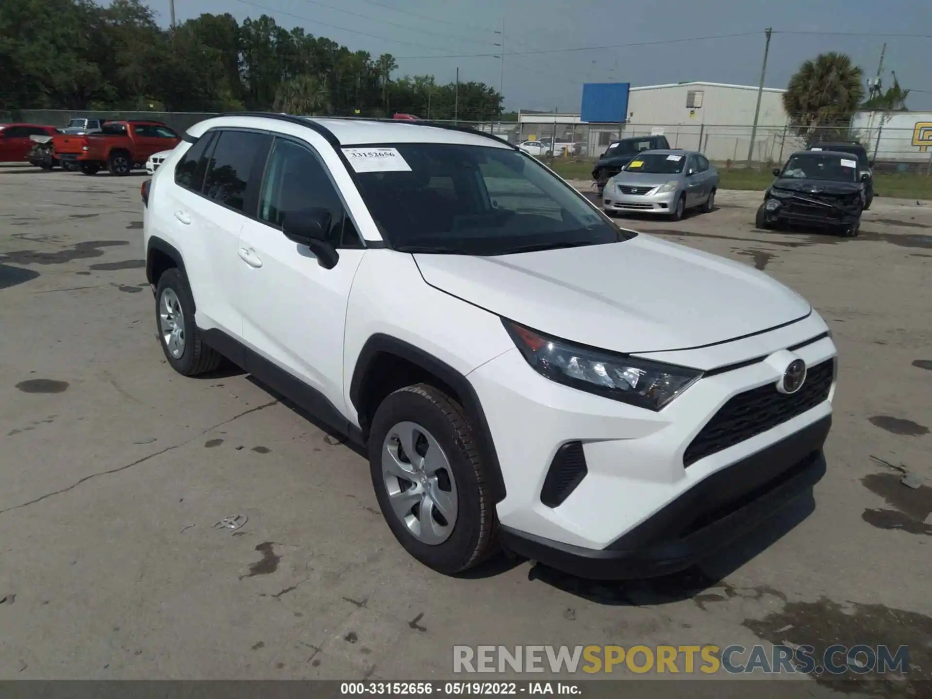 1 Photograph of a damaged car 2T3F1RFV8LC101464 TOYOTA RAV4 2020