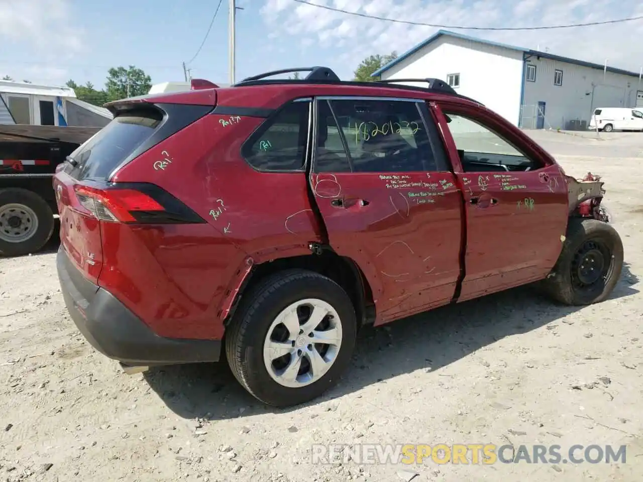 4 Photograph of a damaged car 2T3F1RFV8LC132214 TOYOTA RAV4 2020