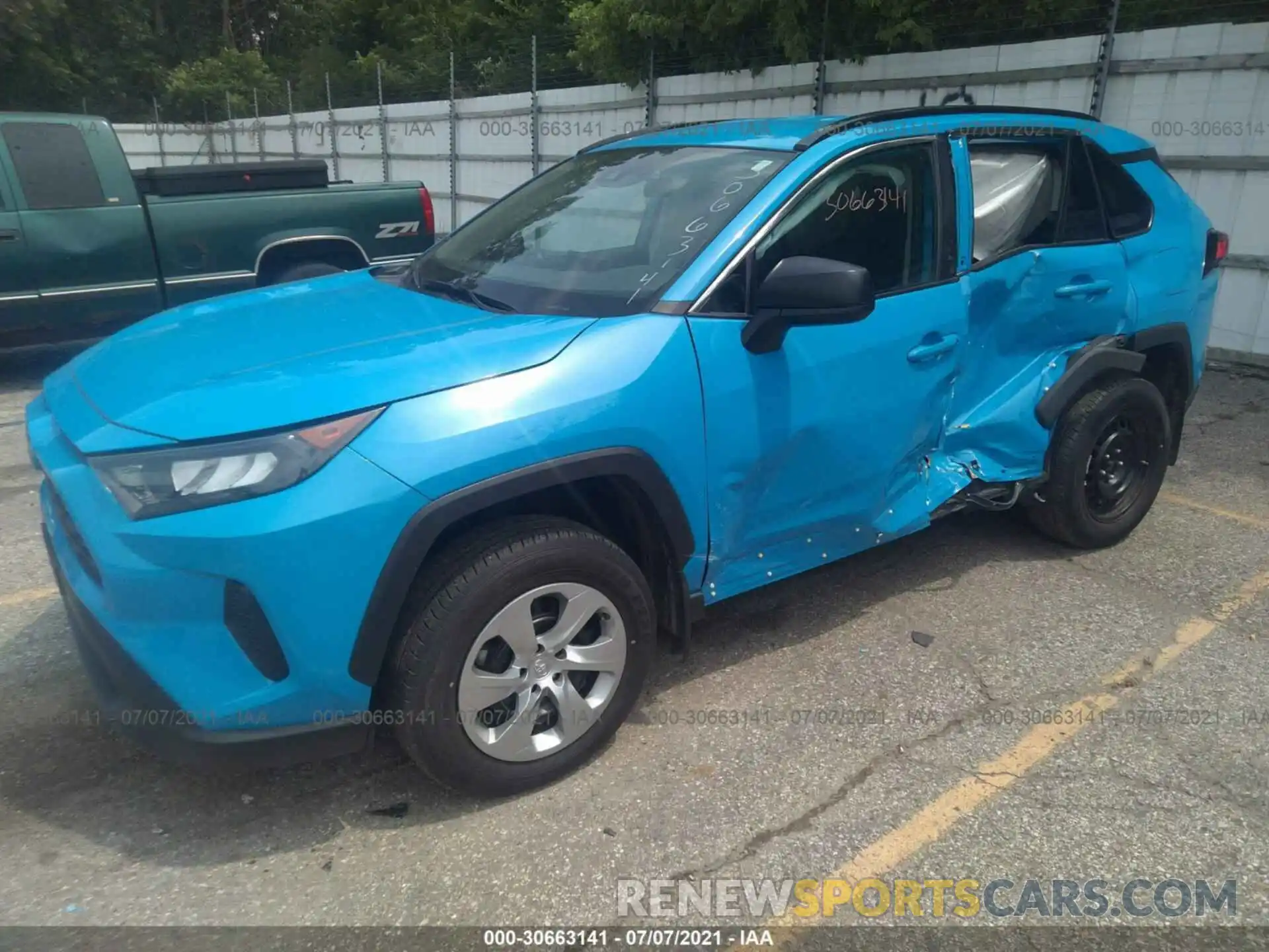 2 Photograph of a damaged car 2T3F1RFV8LW105660 TOYOTA RAV4 2020