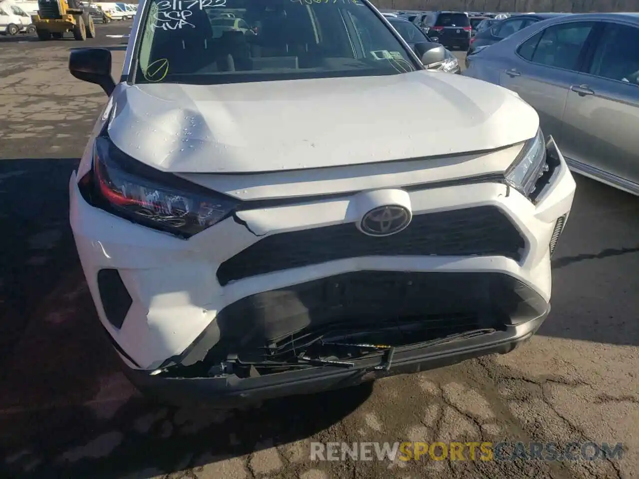 9 Photograph of a damaged car 2T3F1RFV8LW106940 TOYOTA RAV4 2020