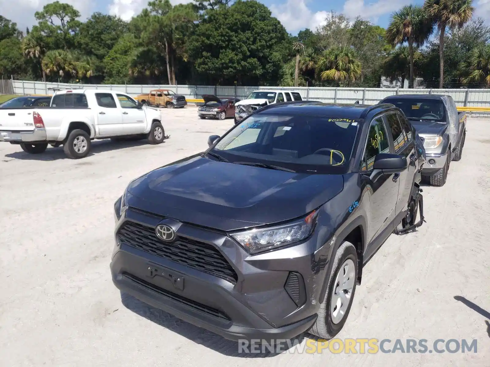 2 Photograph of a damaged car 2T3F1RFV9LC082309 TOYOTA RAV4 2020