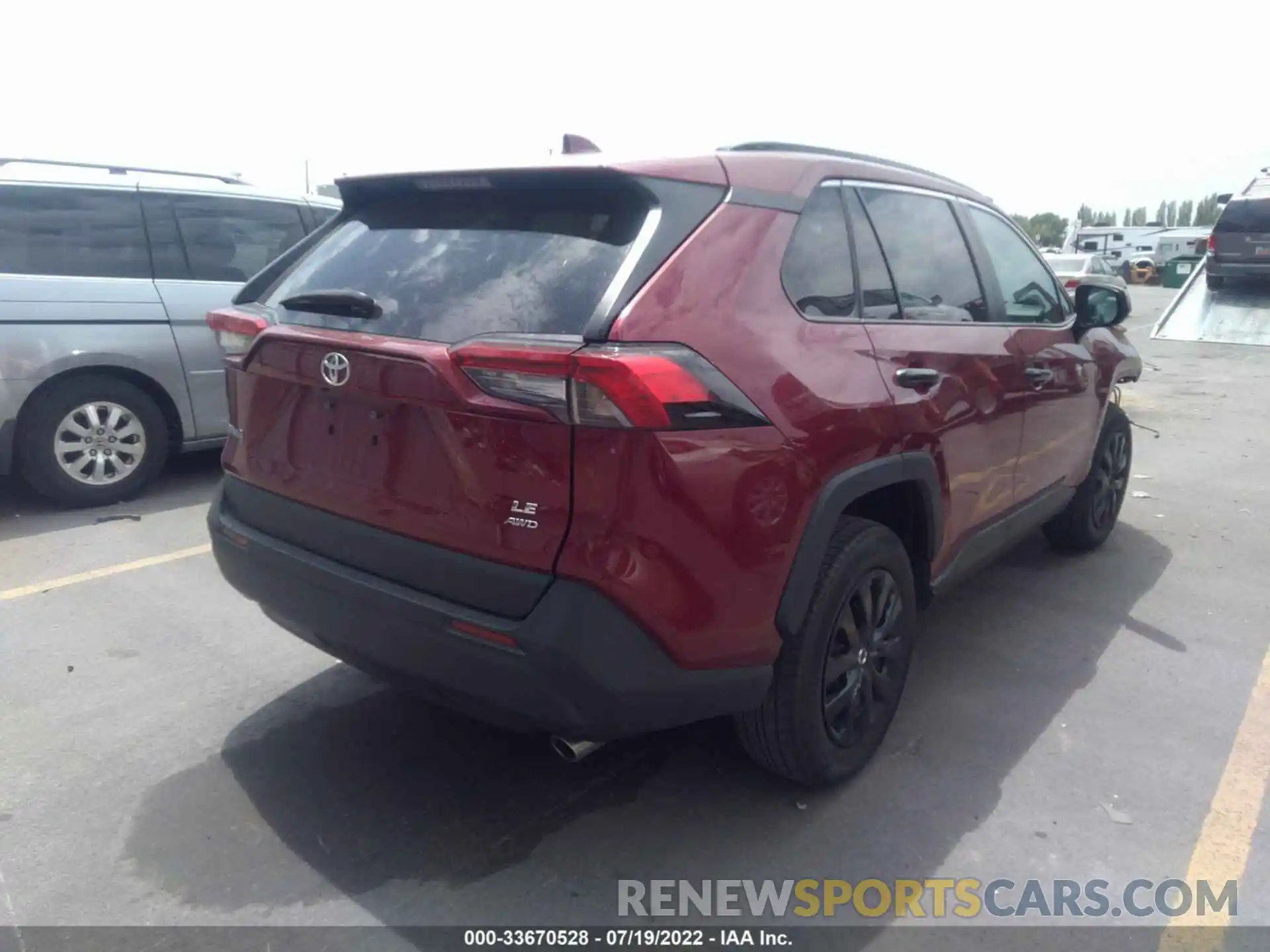 4 Photograph of a damaged car 2T3F1RFV9LC091172 TOYOTA RAV4 2020