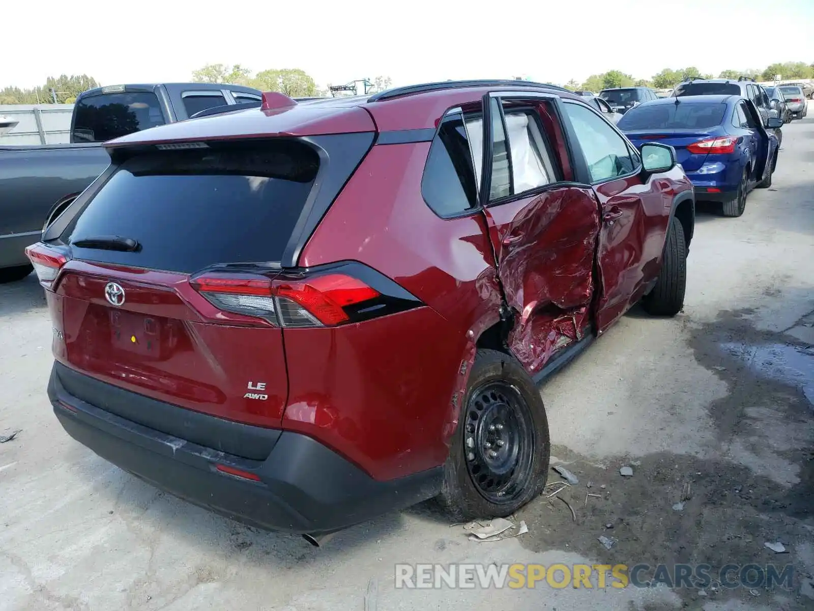 4 Photograph of a damaged car 2T3F1RFV9LC096940 TOYOTA RAV4 2020